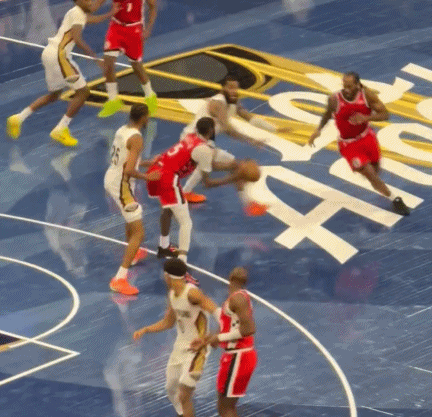 小卡壓哨中投絕殺鵜鶘